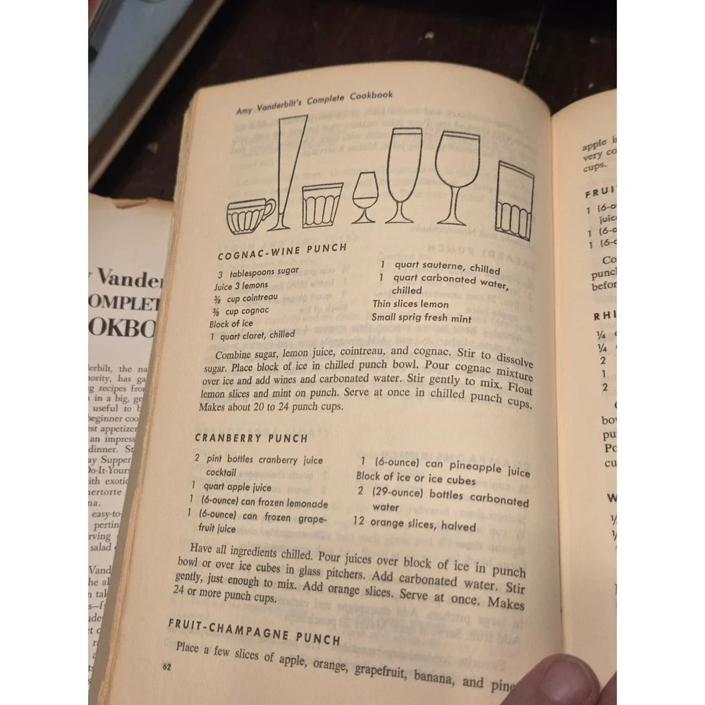 Amy Vanderbilt Complete Cookbook 1961 Andy Warhol Illustrations VTG 1st Printing